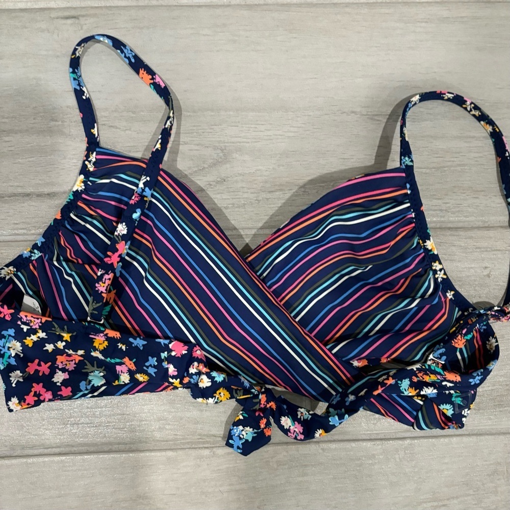 Vera Bradley Reversible Bikini top - floral‎ and stripes size Small/VS bottoms M - Picture 8 of 14